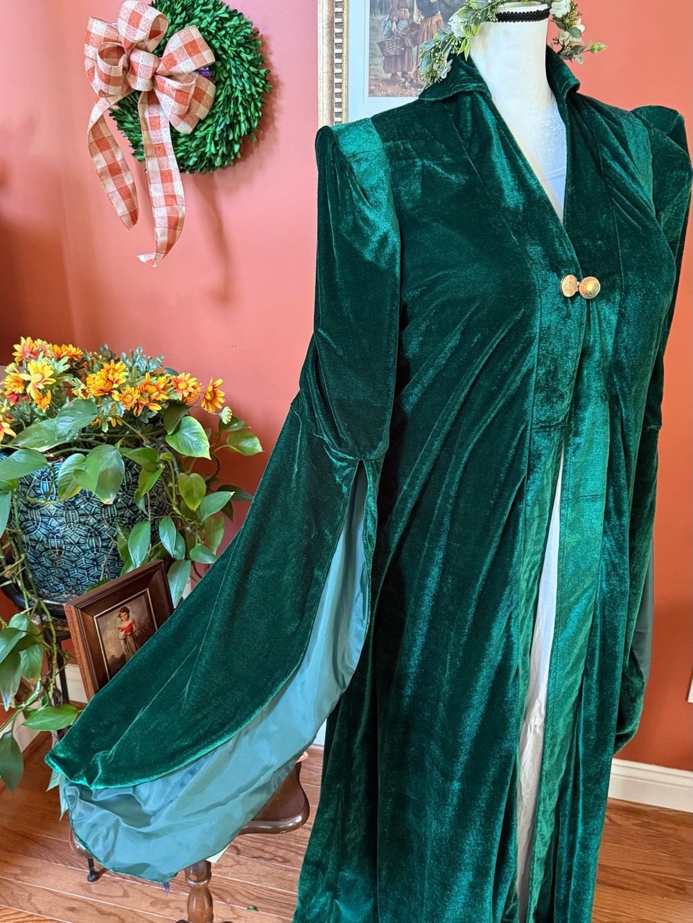 Emerald Green Costume Robe w/long flowing sleeves